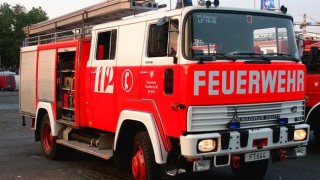 Magirus LF feuerwehr frankfurt 1/87, repintado de un modelo comercial de la casa ROCO